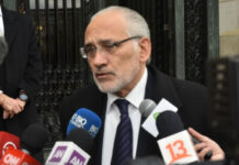 Carlos Mesa se suma a las víctimas de la «gasolina desestabilizada» y exige garantías al Gobierno